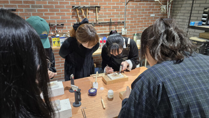 (사진자료1)+경기공예창작지원센터+공예교육